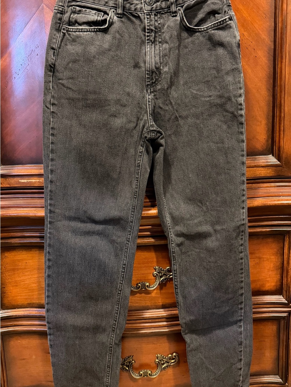 BDG Slim Straight Jeans in Dark Gray Wash size 27